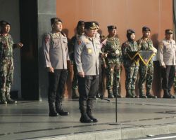 Kapolda Jatim Pimpin Tradisi Penyerahan Air Suci Sambut Hari Bhayangkara ke -77