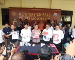 Polres Mojokerto Bongkar Bisnis Arisan Online, Dua Wanita Cantik Rugikan Nasabah Rp3,7 M