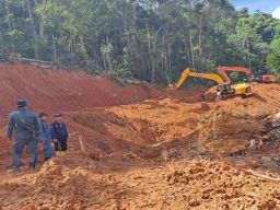 Gakkum KLHK Amankan 4 Unit Alat Berat Pertambangan Emas Tanpa Izin