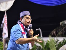 Doddy Eka Putra, dr Anna Dan Hikmatul Ulya Bersama Warga Kertajaya Gelorakan Sholawat