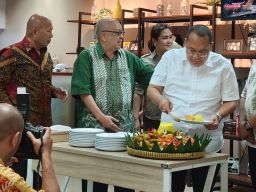 Peresmian kantor Antaredja Mulia Jaya bertabur Bintang