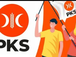 PKS Di Persimpangan Jalan