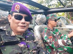 Komenwa Indonesia naik mobil Maung dalam upacara HUT TNI ke 79