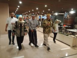 Warga KKSS Jawa Timur Sambut Kehadiran Khofifah Indar Parawansa Usai Muswil XI KKSS Jatim