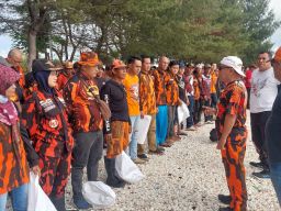 Pemuda Pancasila Surabaya Gelar Aksi Bersih-Bersih Pantai Kenjeran