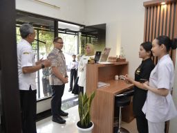 Meracik Kompetensi, Menyajikan Masa Depan: Kadindik Jatim Resmikan TEFA Pawon Satu & Cafe Satu SMKN