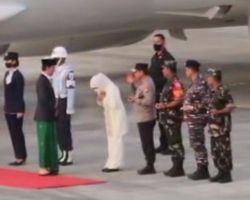 Kapolda Jatim bersama Forkopimda Sambut Presiden Jokowi di Bandara Blimbingsari