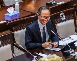 Ketua DPR Harap DK OJK Terpilih Perhatikan Perlindungan Konsumen