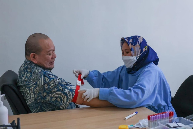 Datangi Rumah Sakit Unair, LaNyalla Cek Kesehatan untuk Syarat DPD RI