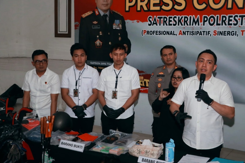 Jatanras Polrestabes Surabaya Berhasil Ringkus Aktor Sandal Berpaku yang Meresahkan Warga