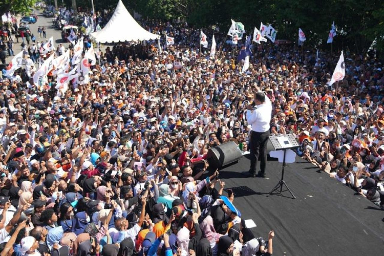 Anies Baswedan saat berkampanye di Taman Nukila Ternate, Maluku Utara, Jumat (26/1).