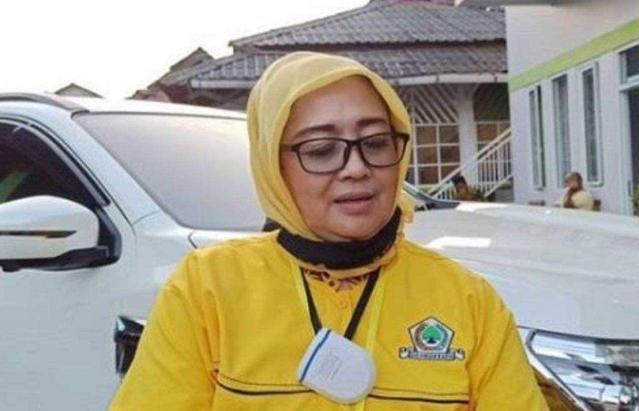Ketua Dewan Perwakilan Daerah (DPD) Partai Golkar Garut Hj. Euis Ida Wartiah