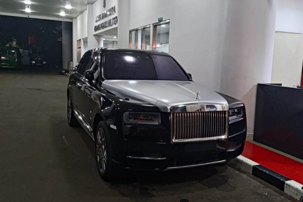 Mobil mewah milik Harvey Moeis yang disita Kejagung.