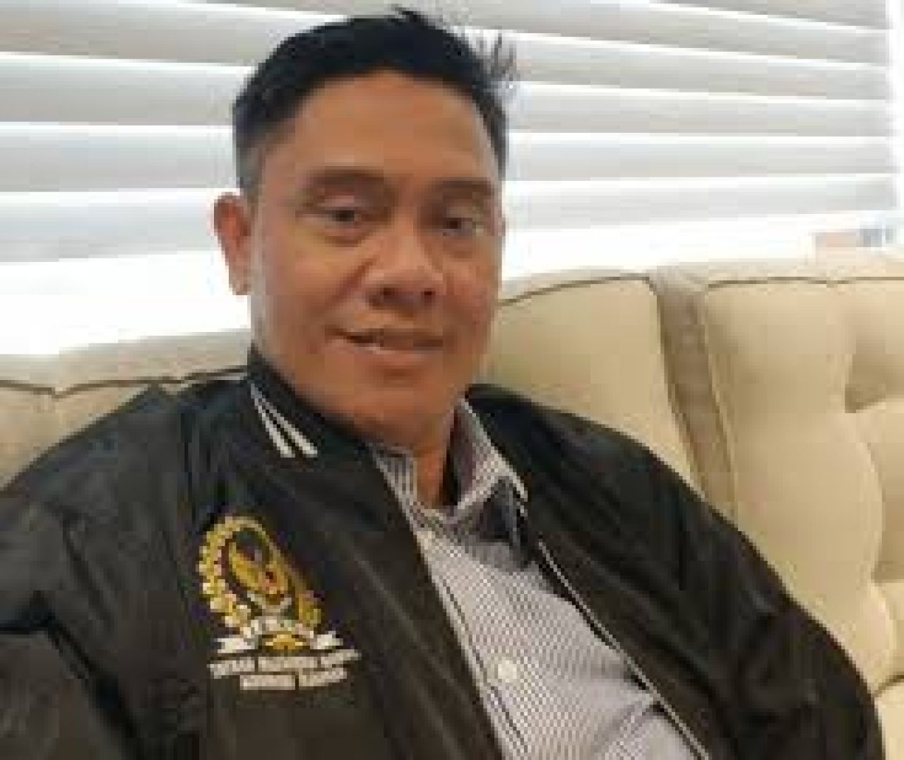 Rekam Jejaknya Disorot, Elektabilitas Tri Adhianto-Harris Bobihoe Jeblok