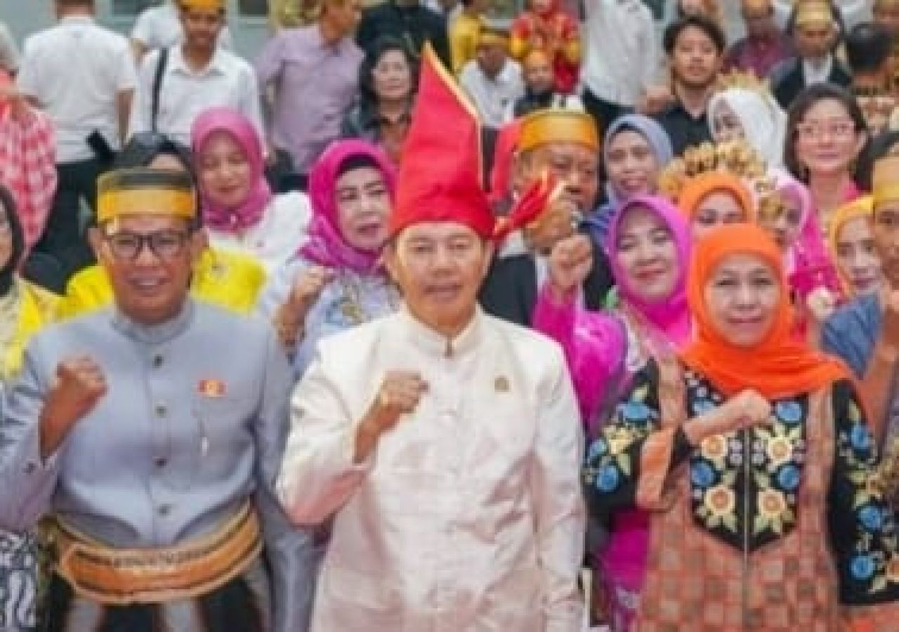 Hadiri Pelantikan BPW KKSS Jatim di Kota Batu, Khofifah Tegaskan Pentingnya Kerukunan dalam Keberagaman