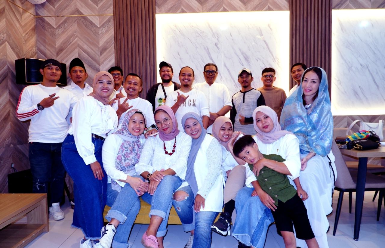 Bukber Alumni SMP Negeri 4 Tambun Selatan, Ingatkan Pentingnya Jasa Guru
