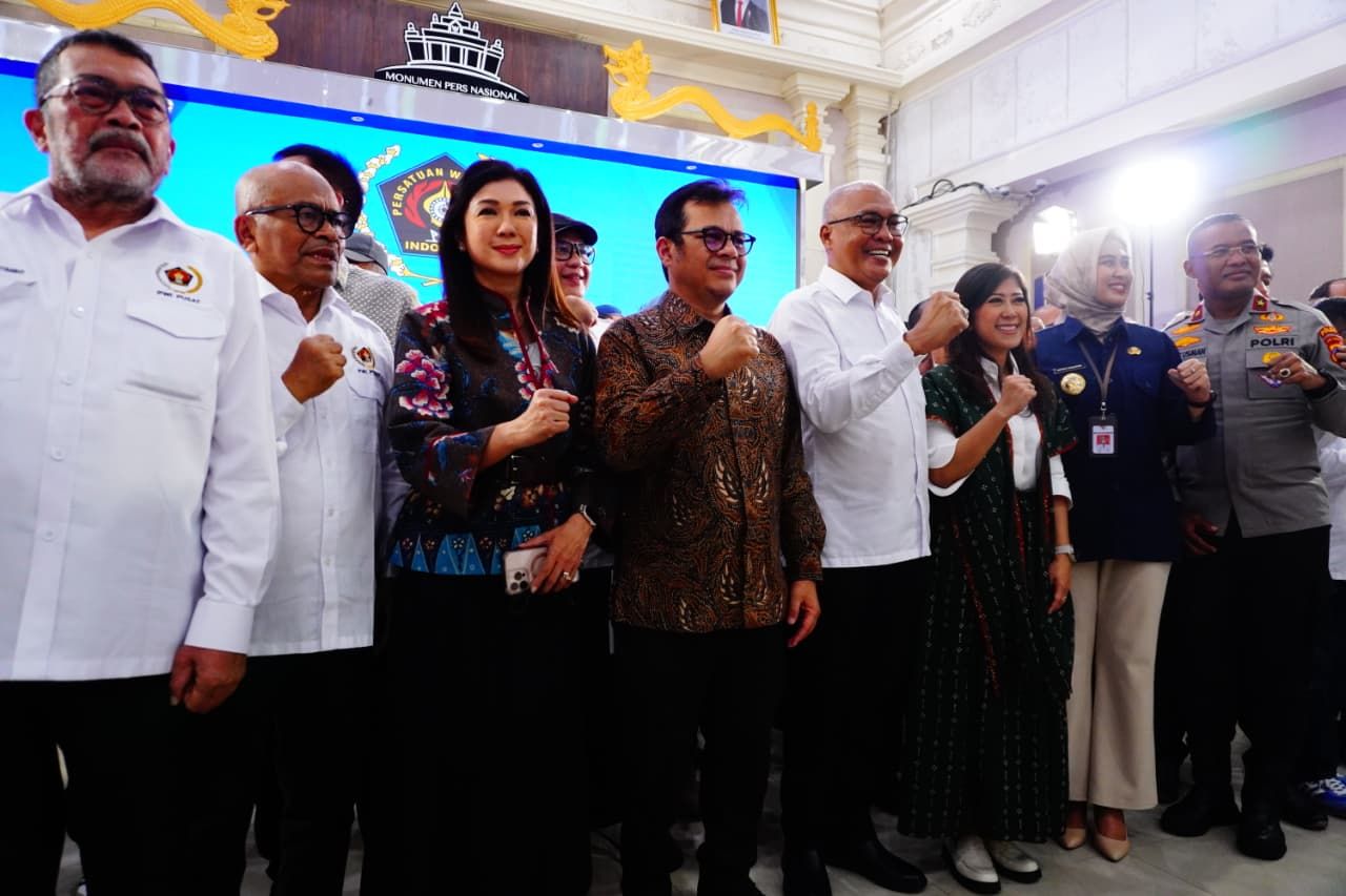 PWI Pusat Periode 2025-2030 Resmi Dikukuhkan di Monumen Pers Solo