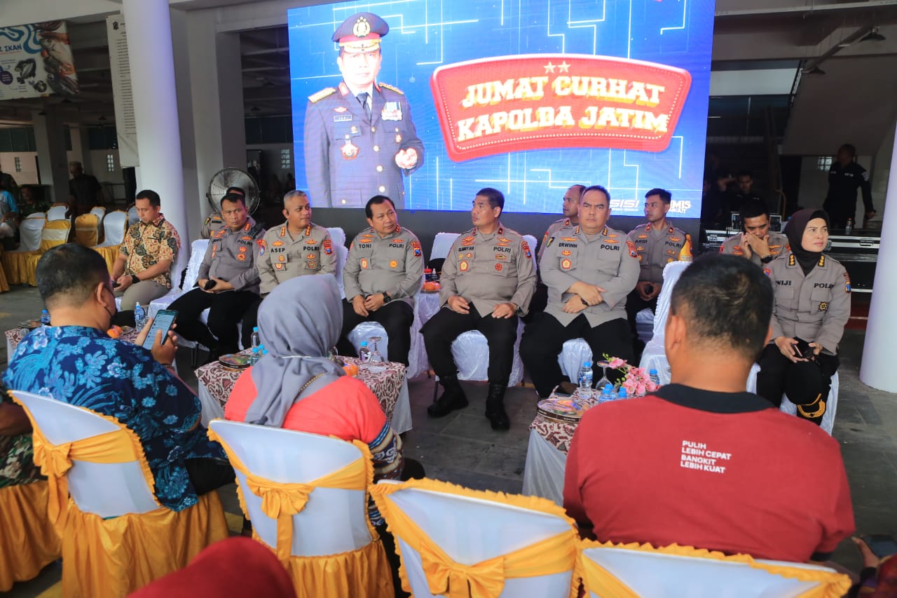 Jum'at Curhat, Kapolda Jatim Berikan Bakti Kesehatan Bhayangkara untuk Negeri