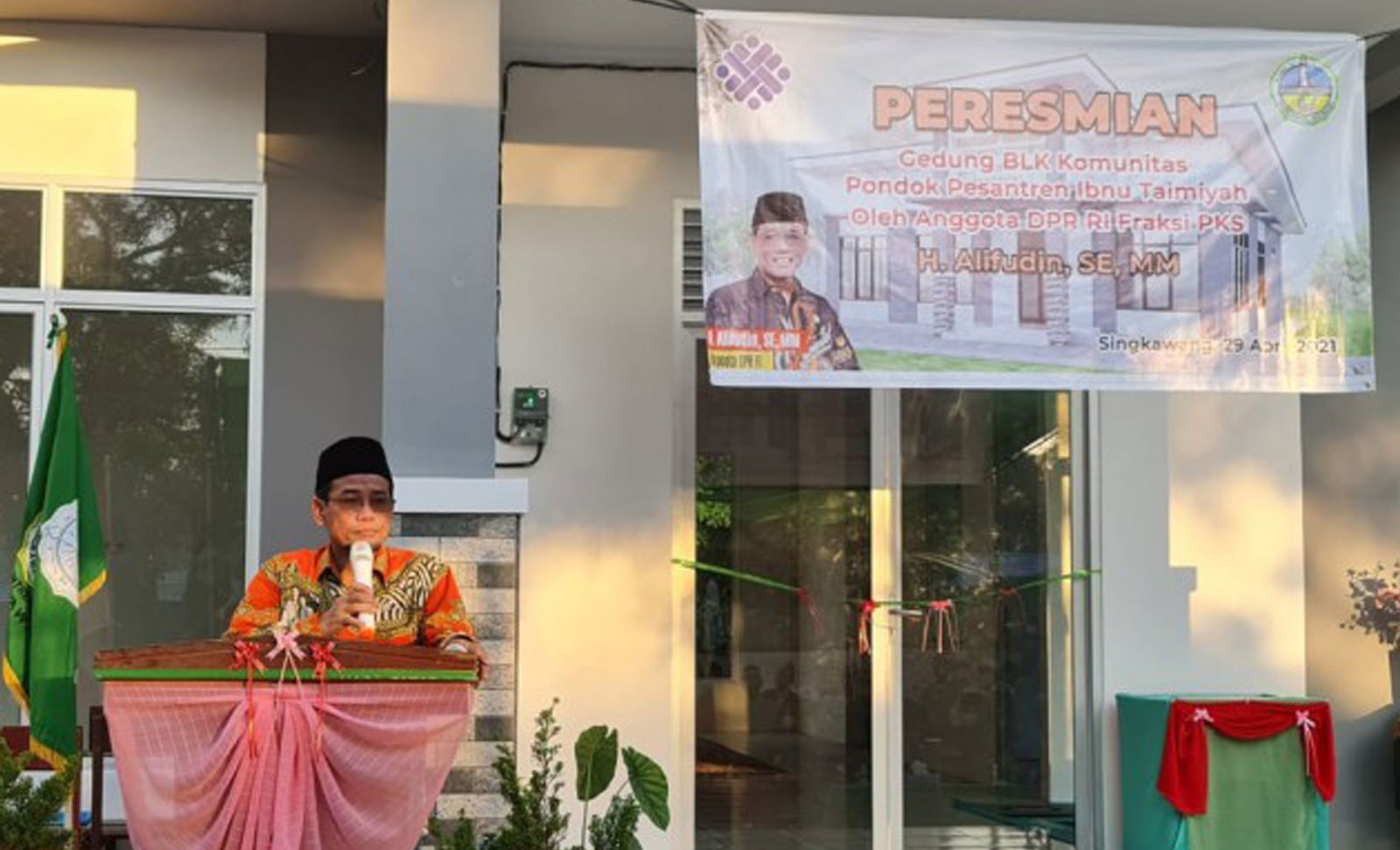 Tingkatan Keterampilan Masyarakat, Alifudin Resmikan BLK di Singkawang